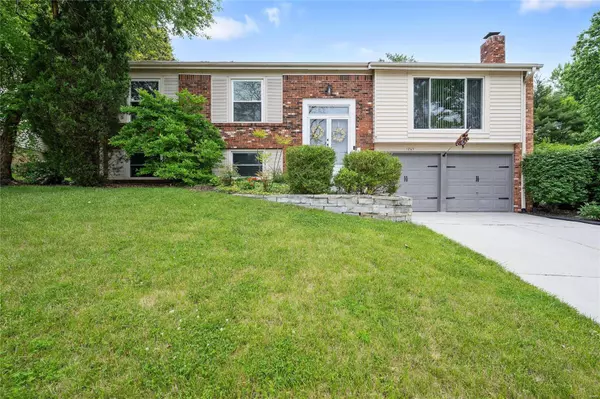 1265 Mautenne DR, Manchester, MO 63021