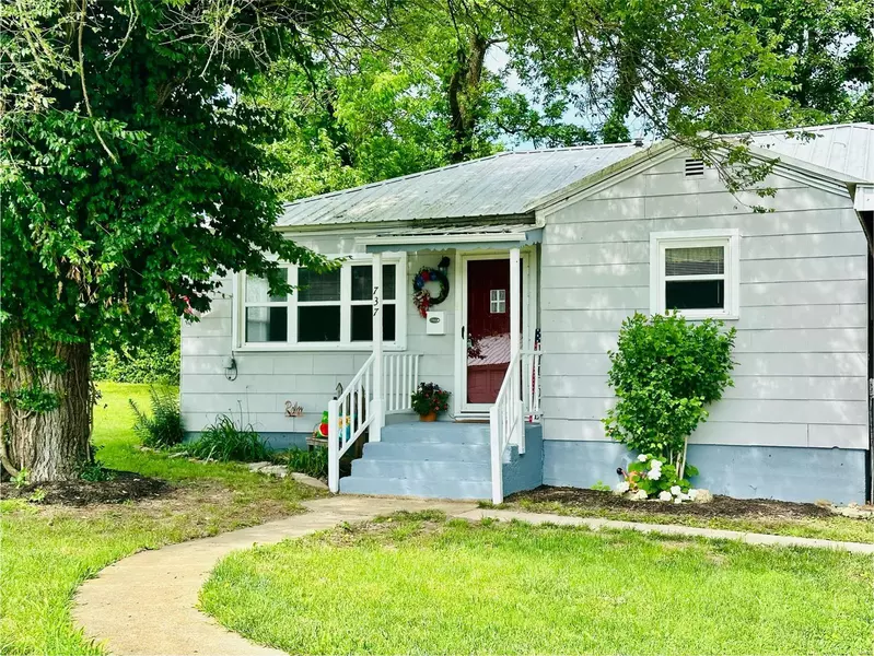 737 Bryan ST, Houston, MO 65483