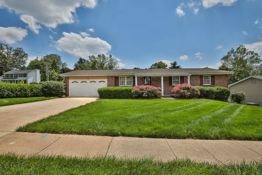 816 Boleyn PL, Manchester, MO 63021