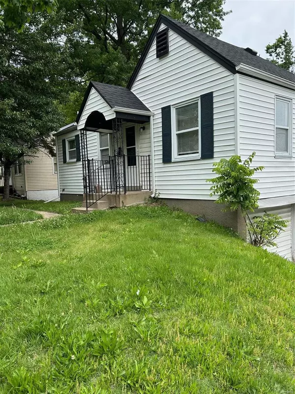 7101 Manette DR, St Louis, MO 63136