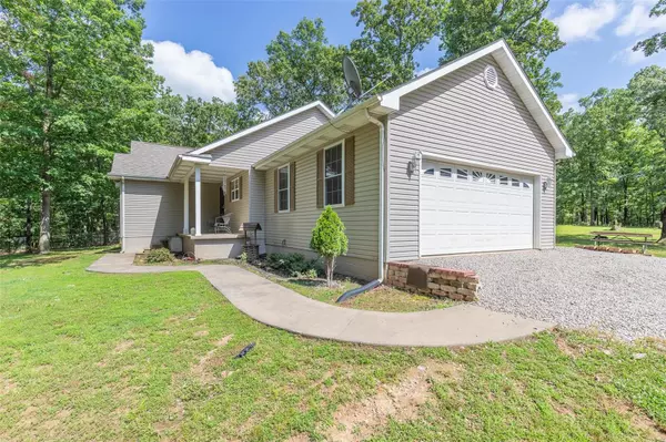 Poplar Bluff, MO 63901,314 County Road 5352