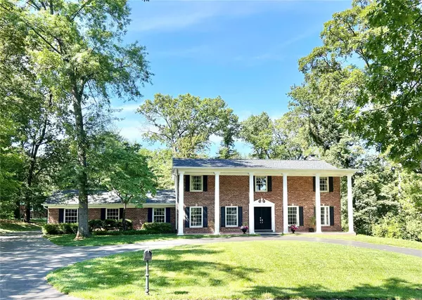 9882 Northbridge RD, Ladue, MO 63124