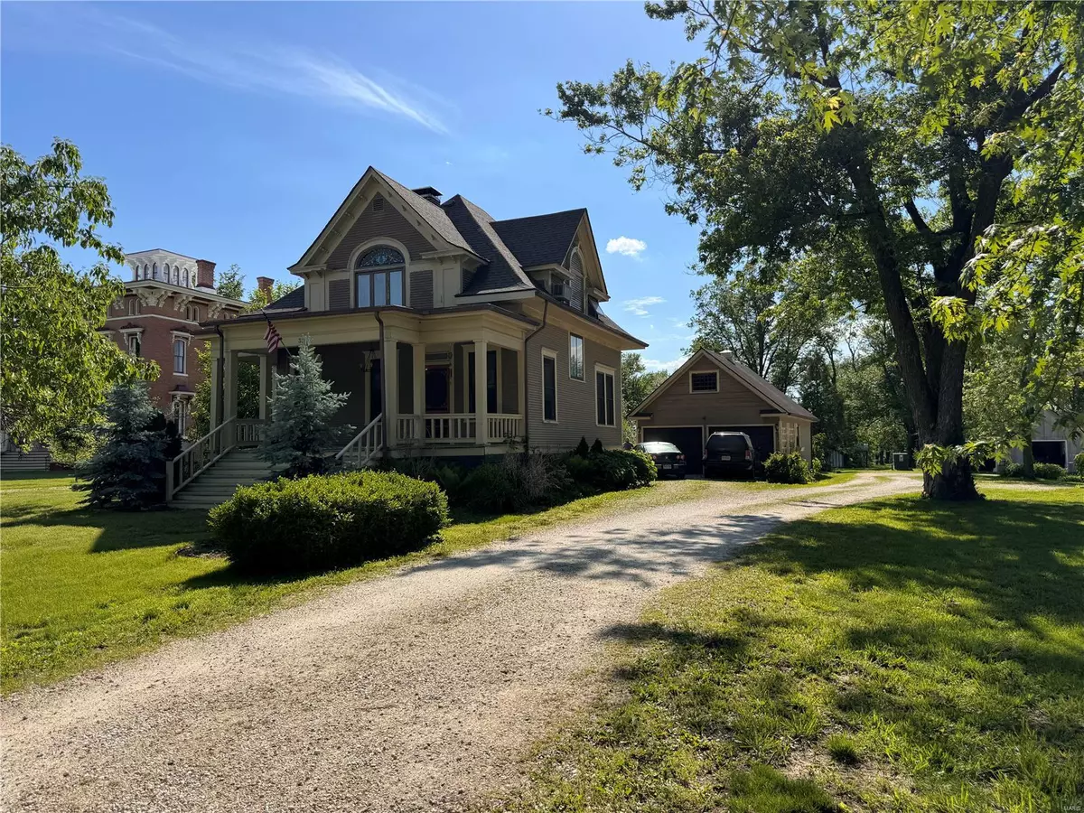 Shelbina, MO 63468,320 S Shelby ST