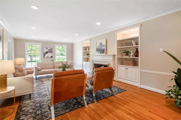Ladue, MO 63124,26 Log Cabin DR