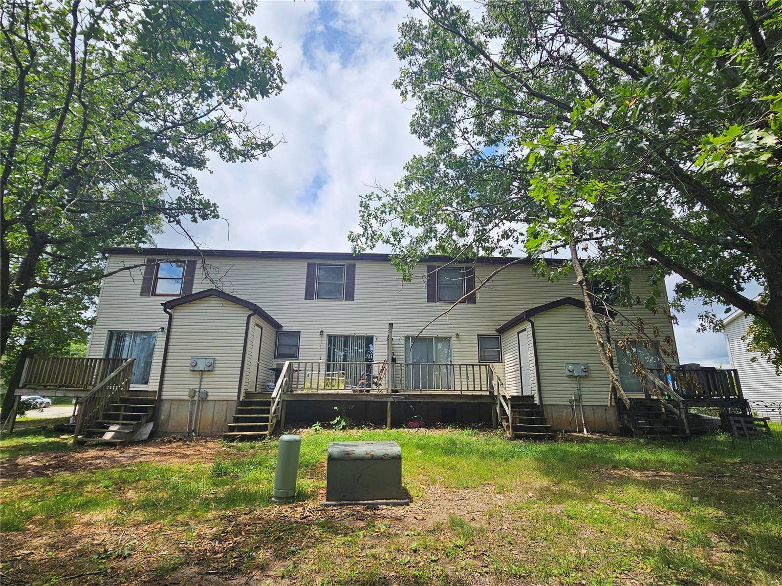 301 Country Villa LN,  St Robert,  MO 65584