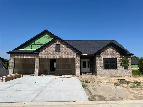 2919 Kehrswood CT, Maryville, IL 62062