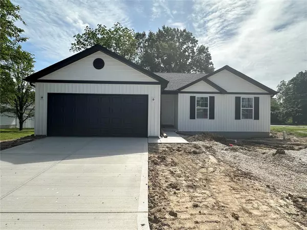 11 S Saint Charles St., Bowling Green, MO 63334