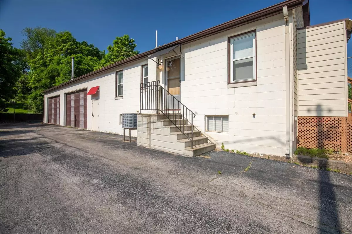 Overland, MO 63114,9606 Midland BLVD #A