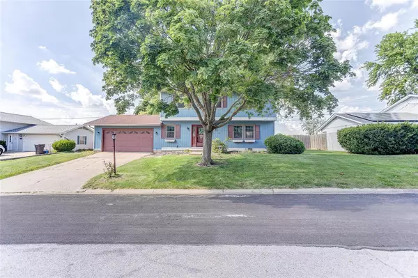 Godfrey, IL 62035,1204 Enos LN