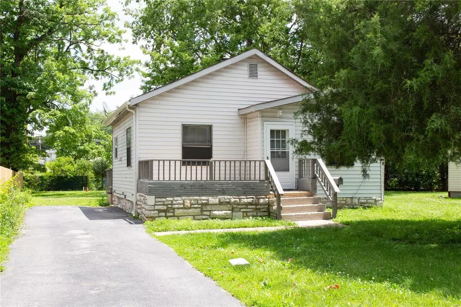 3008 Pasteur AVE, St Louis, MO 63114