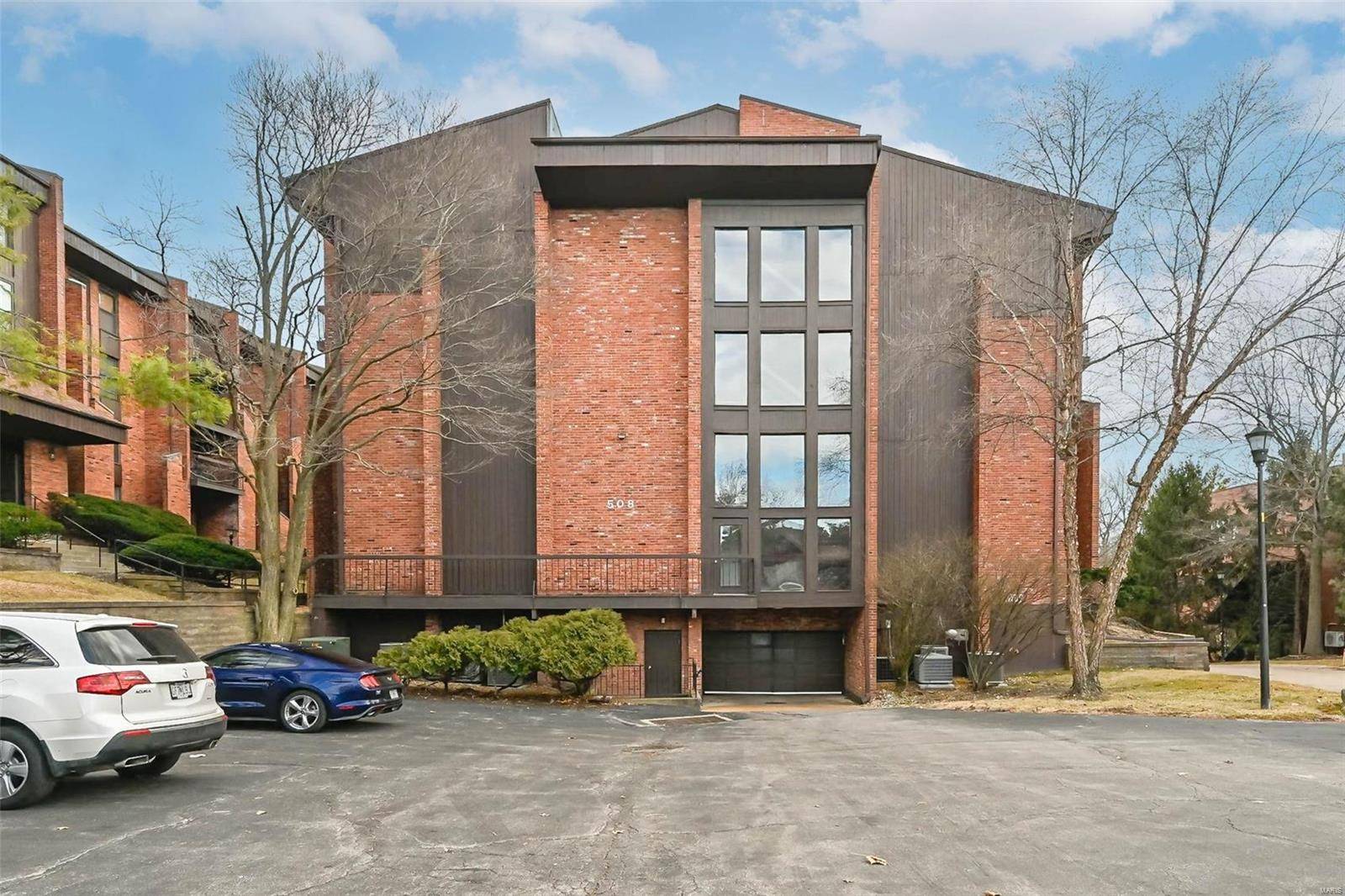 508 Coeur De Royale DR #404, Creve Coeur, MO 63141