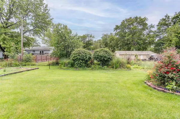 Godfrey, IL 62035,610 Saint Peter DR