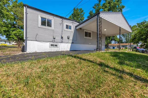 Mehlville, MO 63125,4032 Carnation