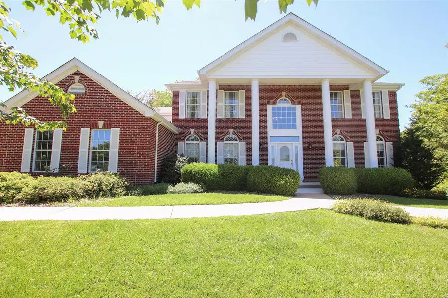 550 Cedar LN, Sullivan, MO 63080