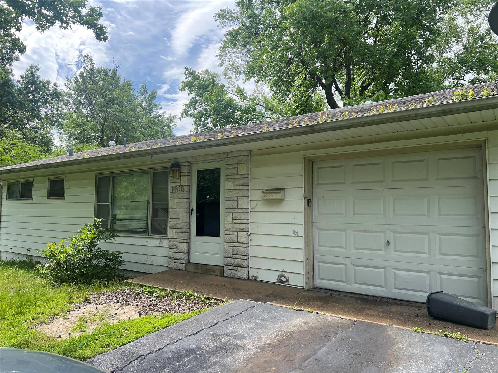 1620 Jett DR, St Louis, MO 63136