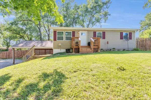 867 Starlight DR, St Charles, MO 63304