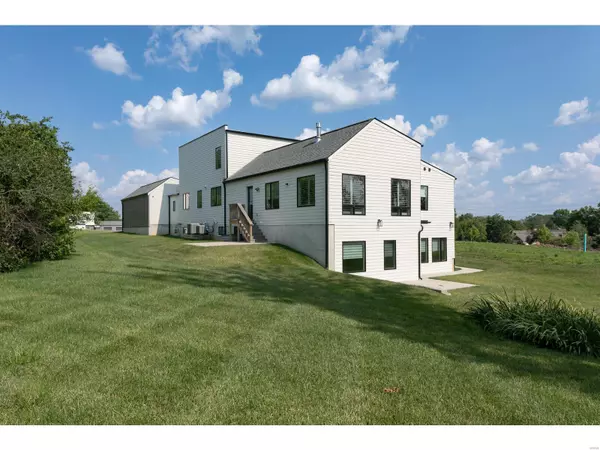 Creve Coeur, MO 63141,11925 Santino CT