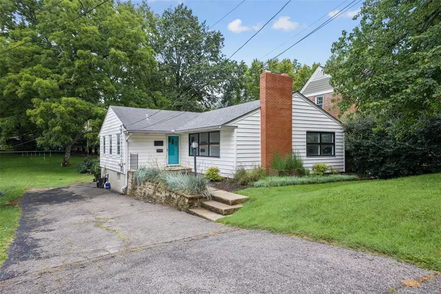345 Sylvester AVE, Webster Groves, MO 63119
