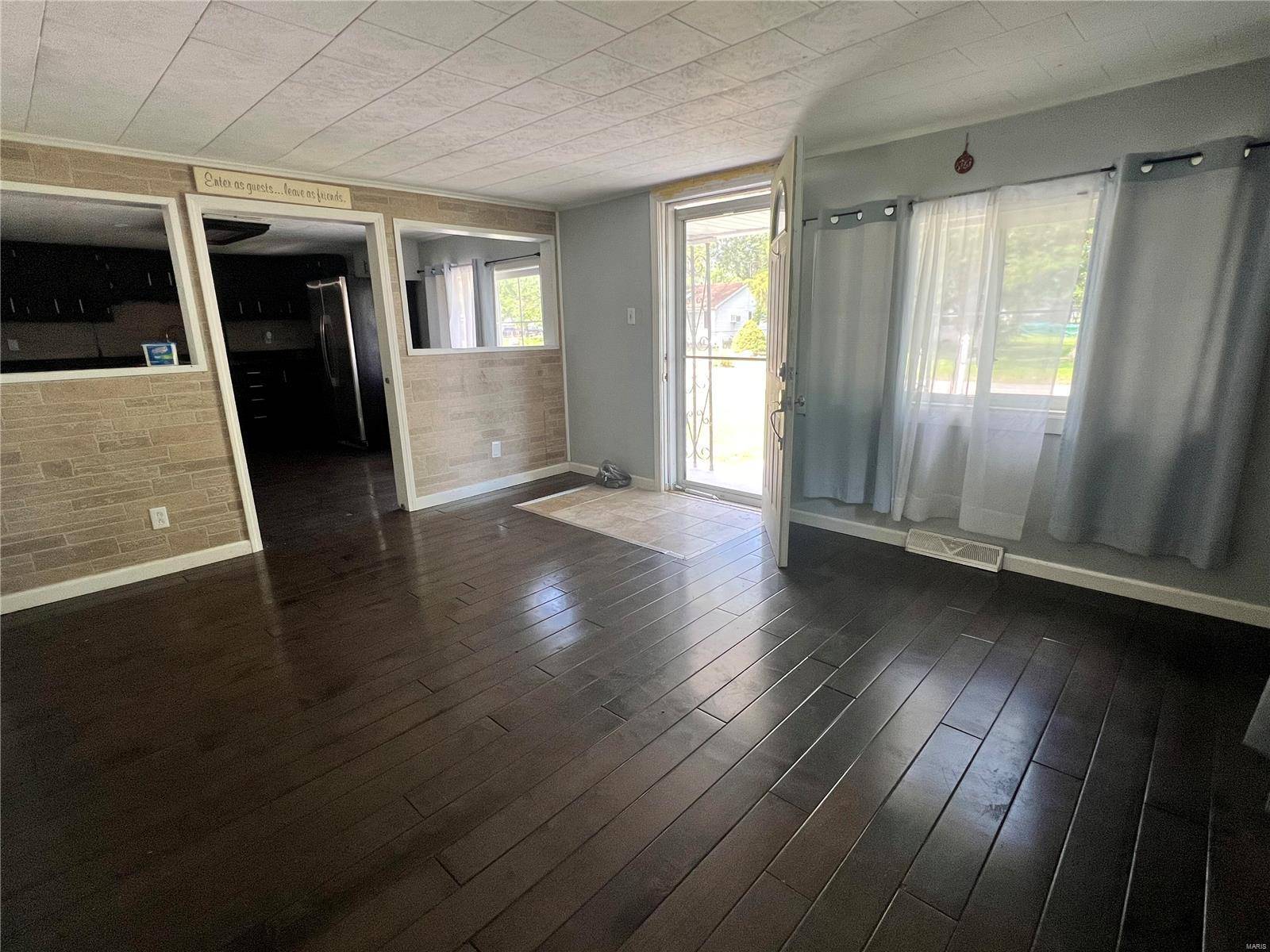 Litchfield, IL 62056,912 S Walnut ST