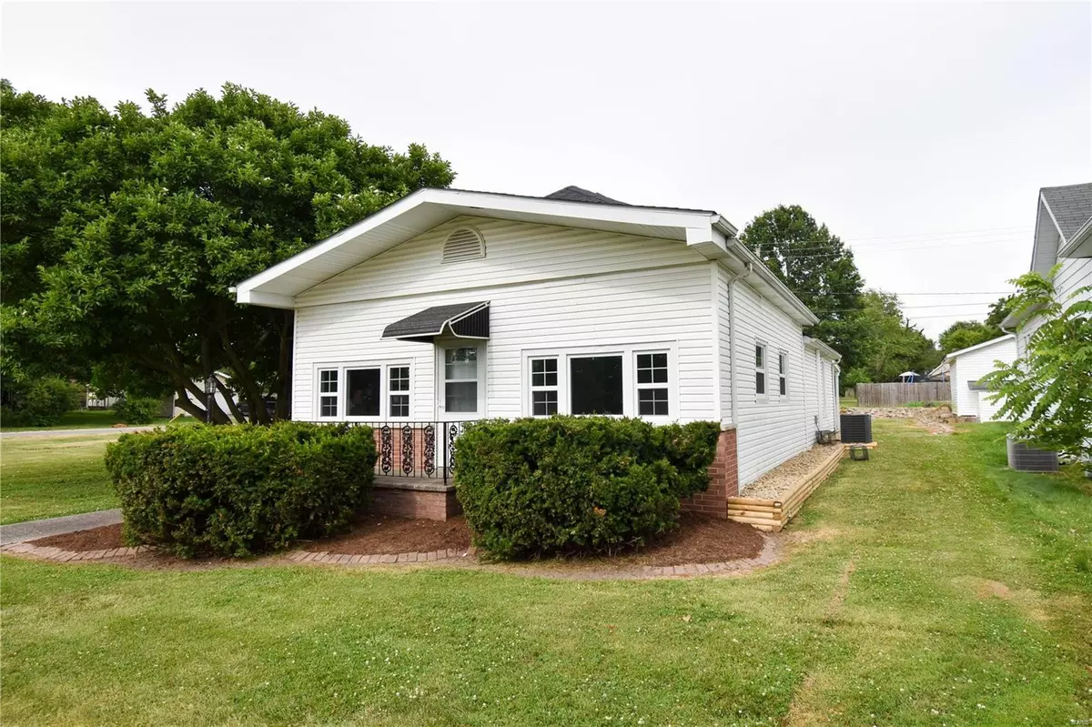 Benld, IL 62009,308 N 5th ST