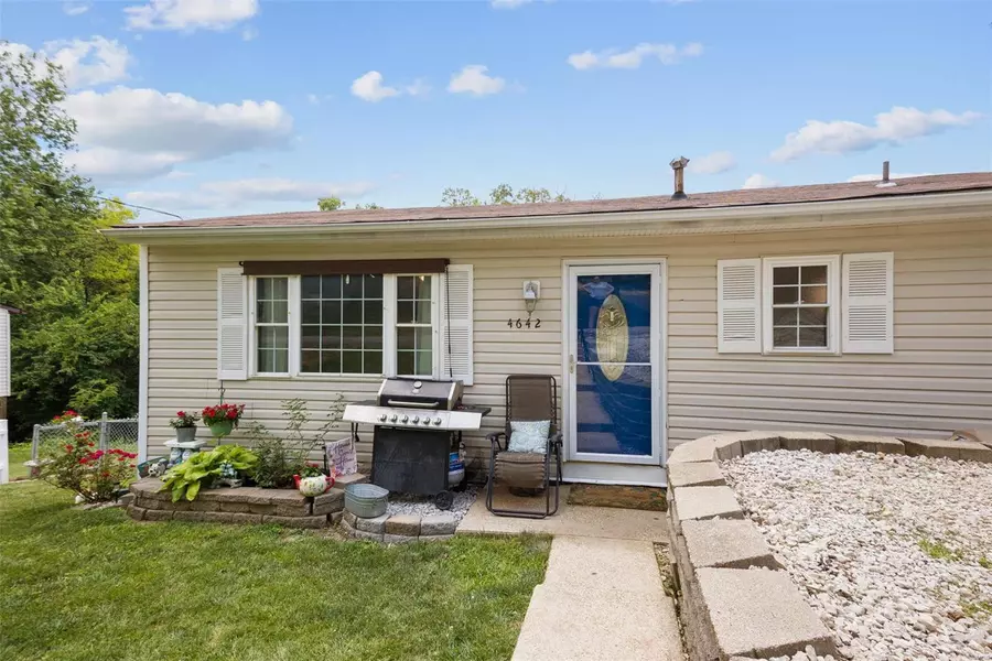 4642 Oakwood DR, Hillsboro, MO 63050