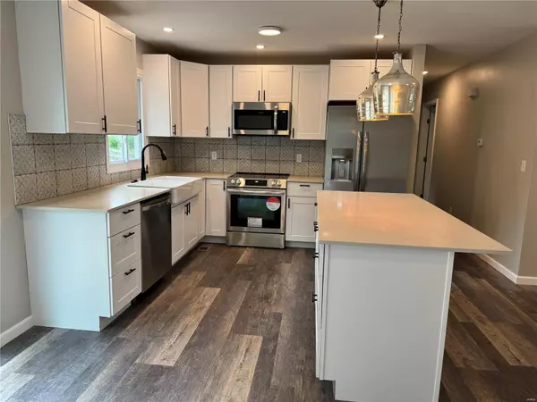 Godfrey, IL 62035,3413 Emma LN