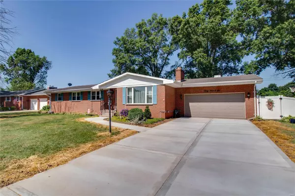 Godfrey, IL 62035,3306 Morkel DR