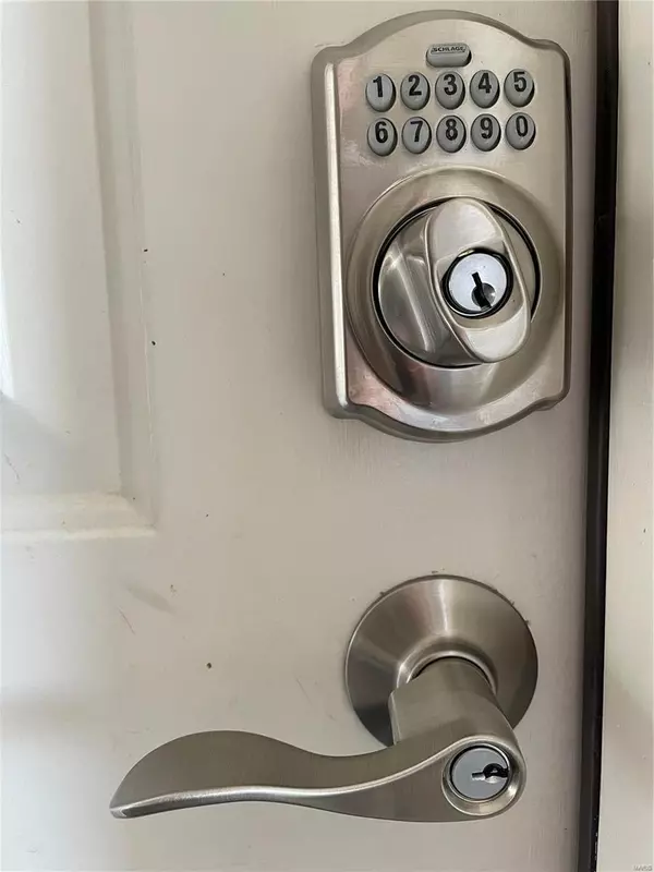 St Louis, MO 63129,6431 Brookfield Ct DR #207