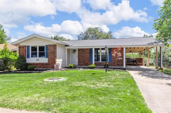 2412 Wesbay DR, Maryland Heights, MO 63043