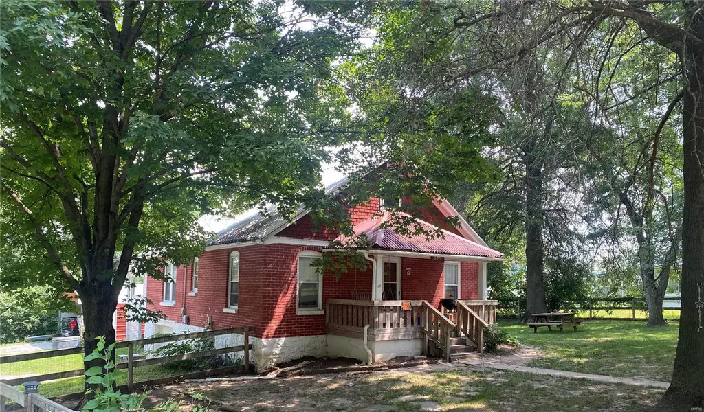9072 County Road 412, Hannibal, MO 63401