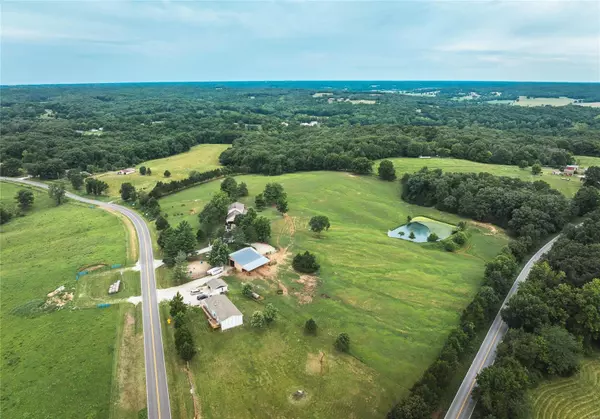 4461 State Road AA,  Tebbetts,  MO 65080