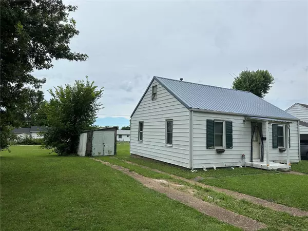 608 E MADISON AVE, Owensville, MO 65066