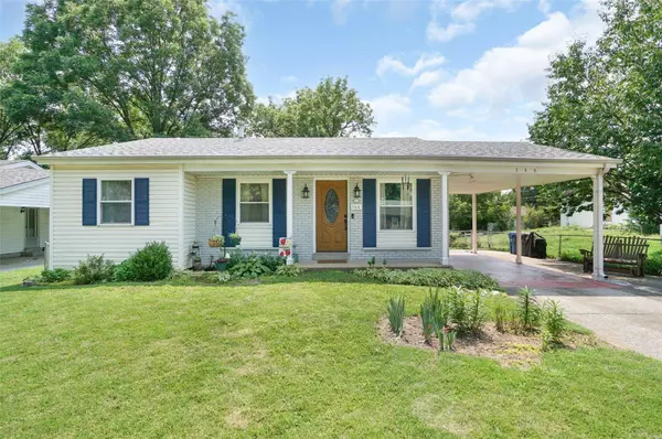 144 Foxtree DR, Hazelwood, MO 63042
