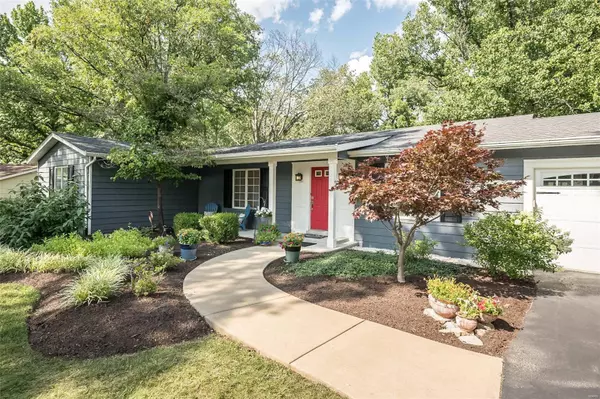 13025 Ferncrest CT, Creve Coeur, MO 63141