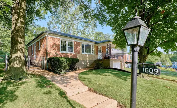 St Louis, MO 63119,1609 Salem Hills DR