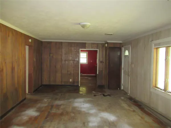 Sesser, IL 62884,612 S Broadway ST