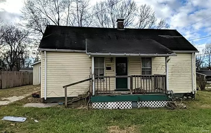 300 Snedeker ST, Jerseyville, IL 62052