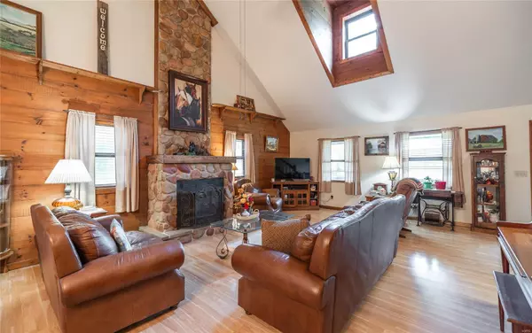 22385 State Route T, Newburg, MO 65550