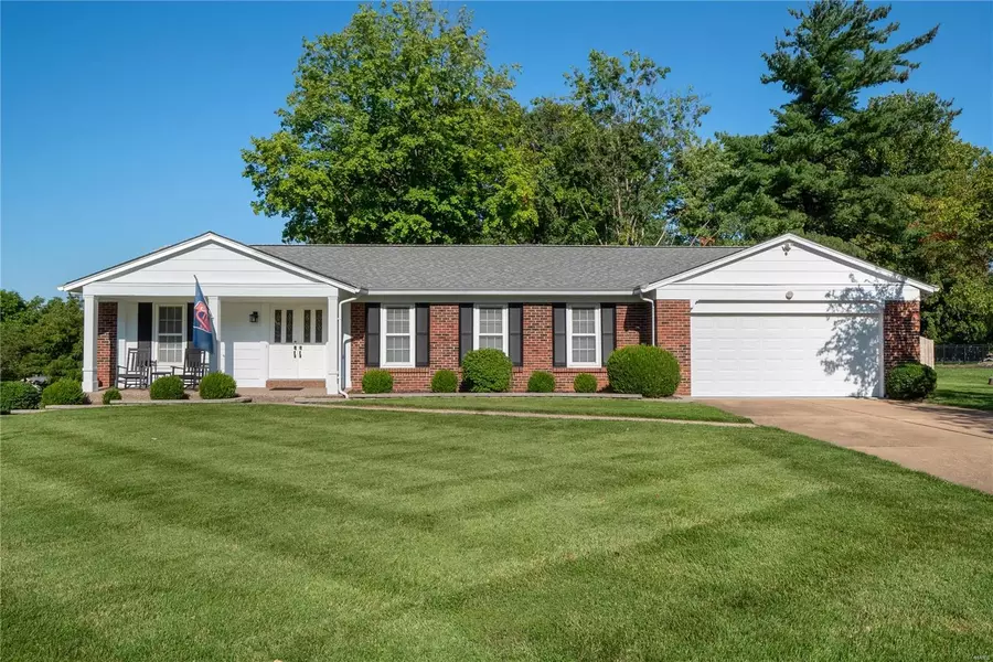 429 Royalwood DR, St Louis, MO 63141