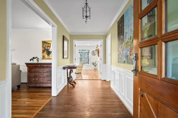 Ladue, MO 63124,42 Daryl LN