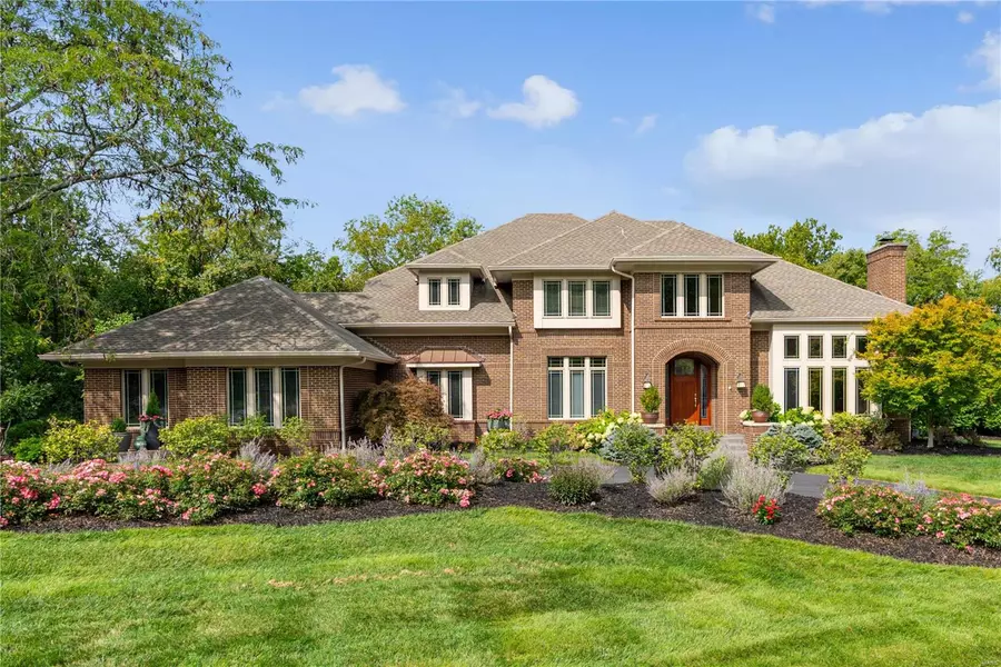 607 Greenwich Green LN, Chesterfield, MO 63017