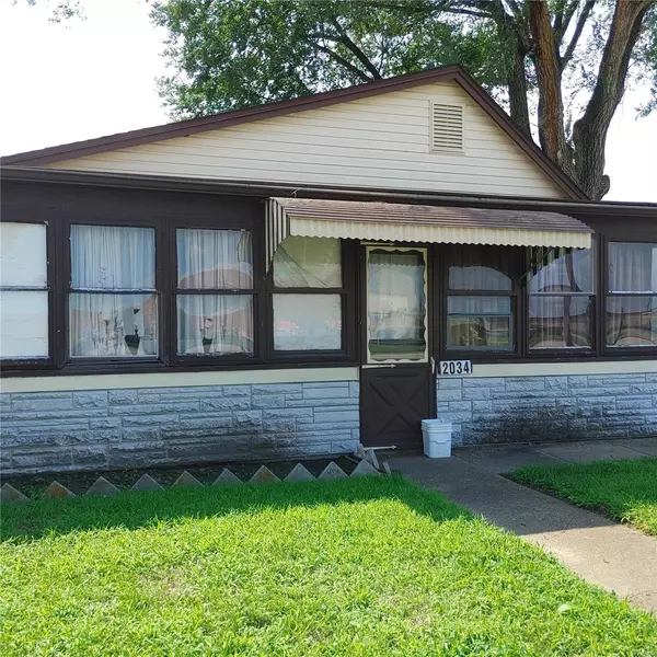 2034 Adams ST, Granite City, IL 62040