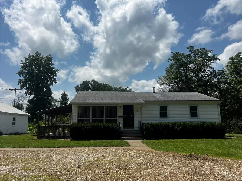413 N Grant ST, Vandalia, MO 63382