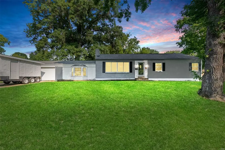 5 Norshire LN, Hazelwood, MO 63042