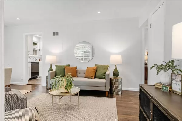 Webster Groves, MO 63119,1102 S Rock Hill RD