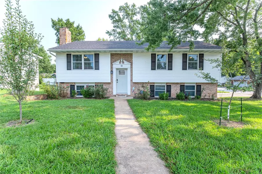 11 Peachtree LN, Rolla, MO 65401