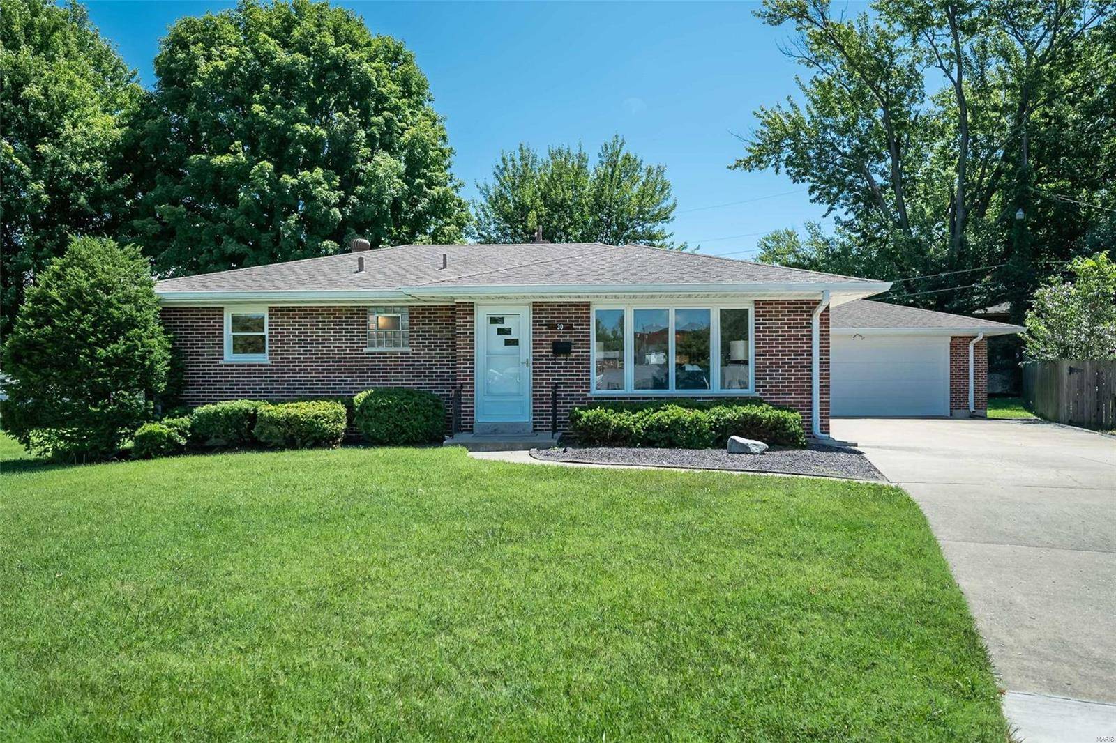 30 Clark CT, St Charles, MO 63301