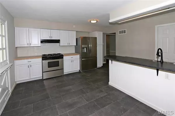 St Louis, MO 63136,2131 Old Manor RD