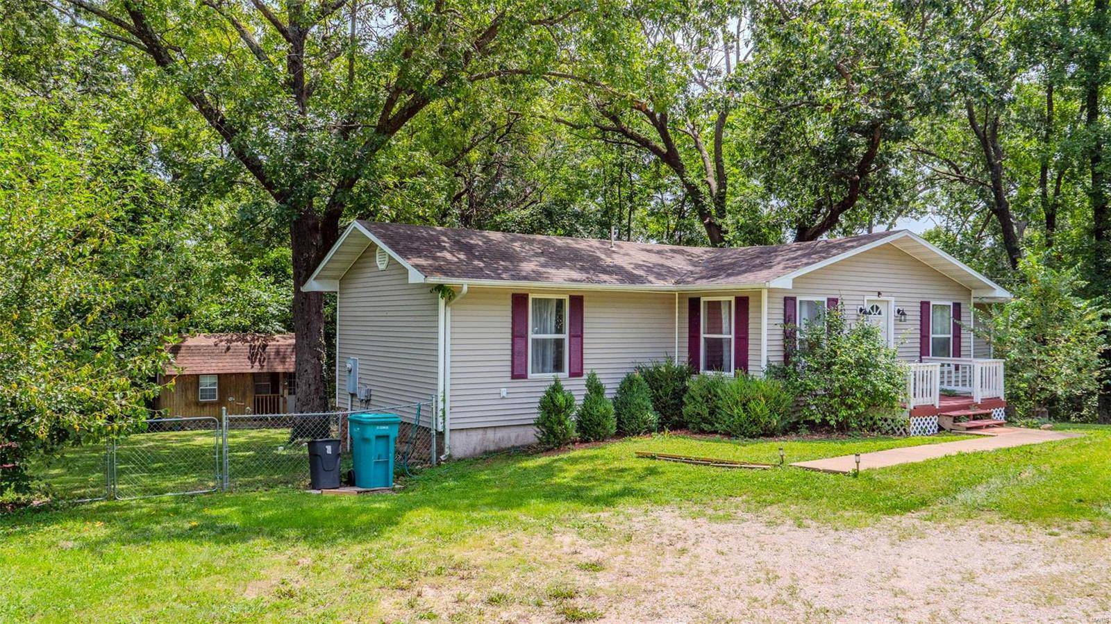 Bourbon, MO 65441,135 Spruce ST