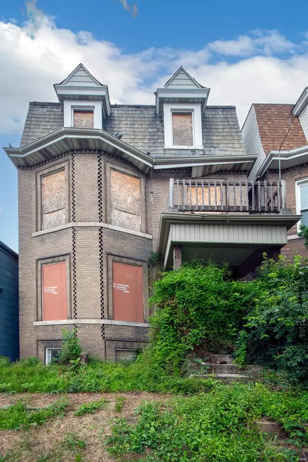 3457 S Grand BLVD, St Louis, MO 63118